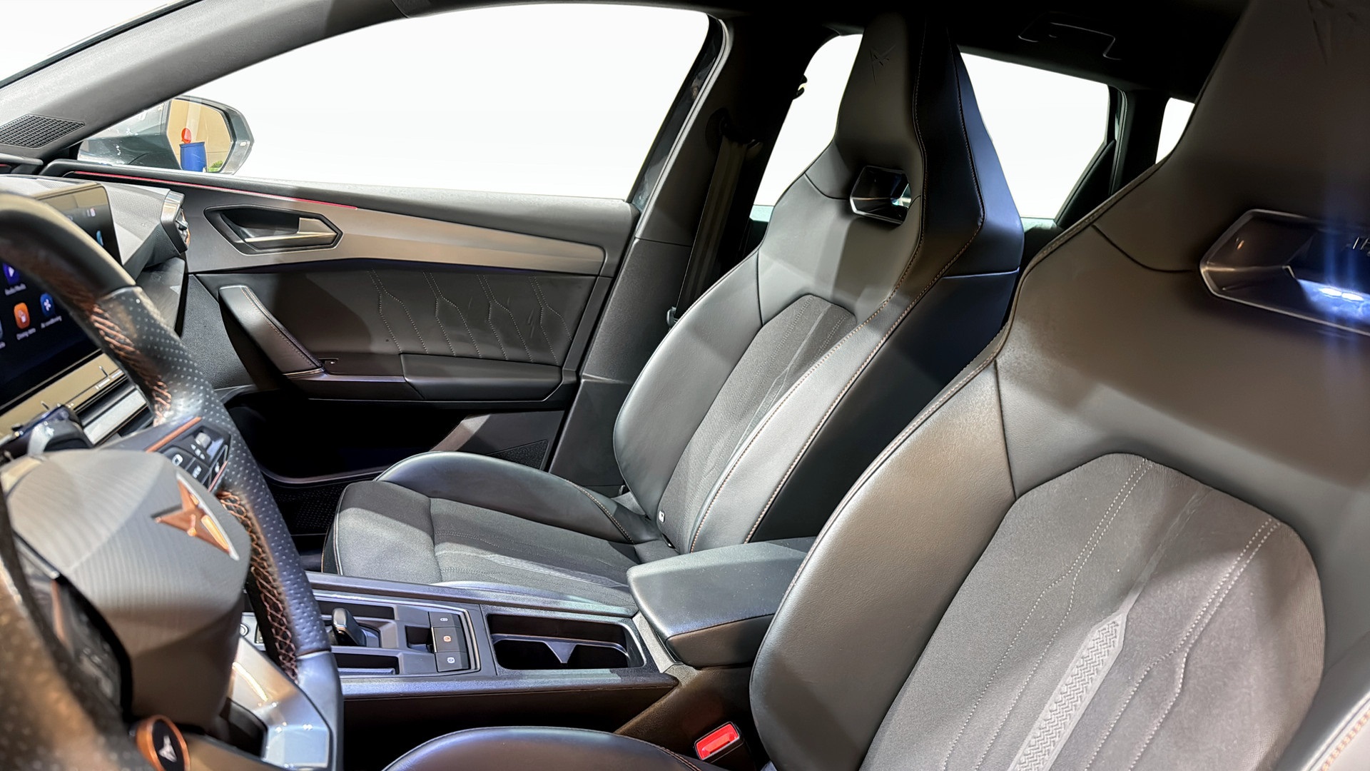 SEAT Cupra AOT635