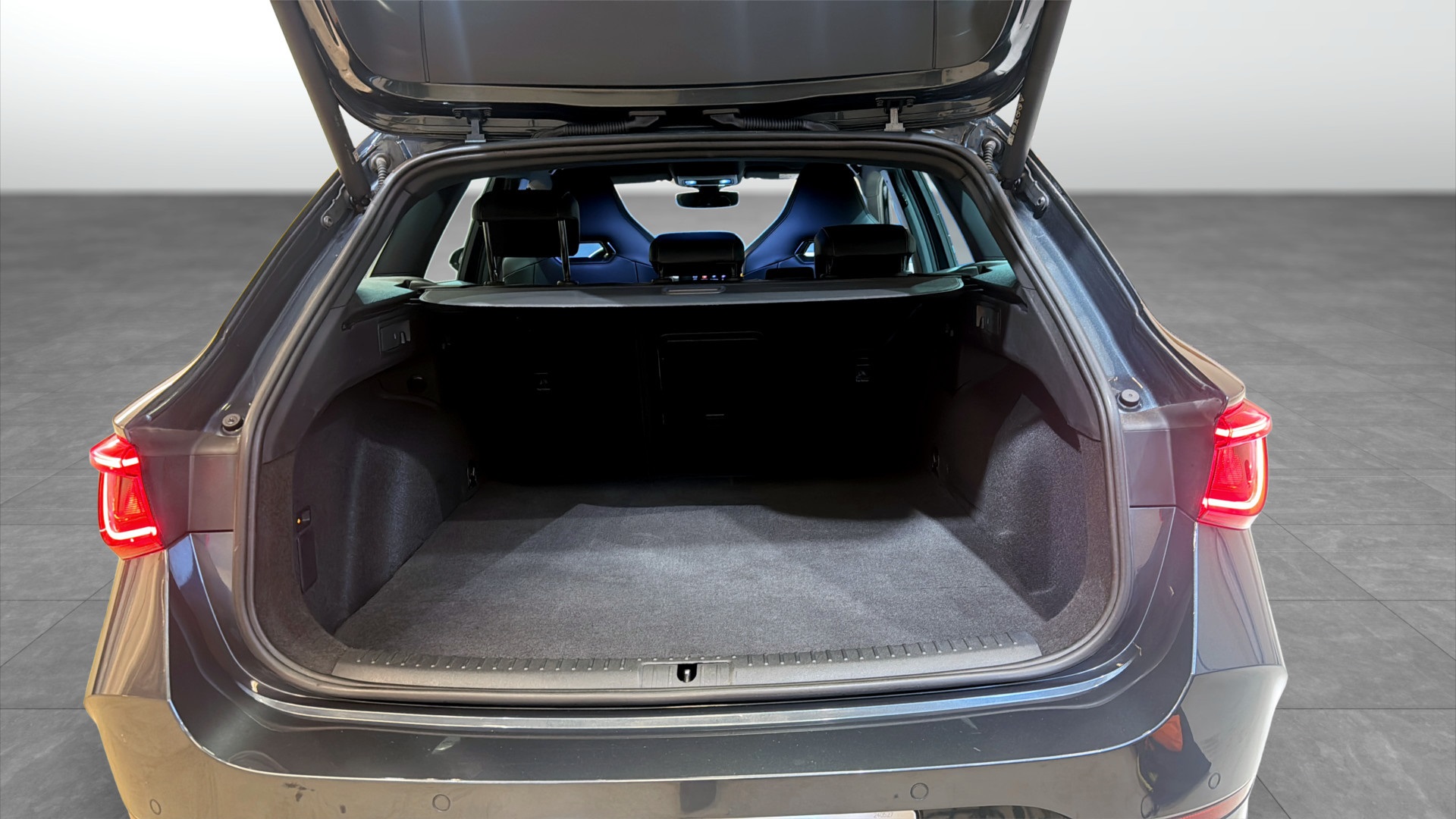 SEAT Cupra AOT635