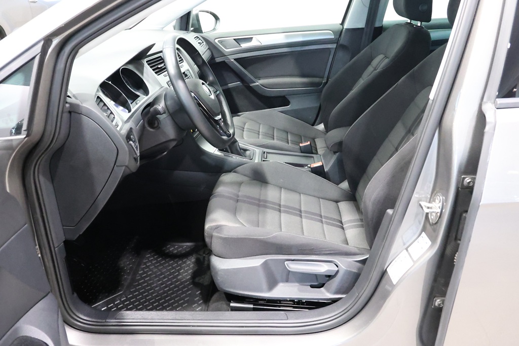 Volkswagen Golf Sportscombi AOZ569