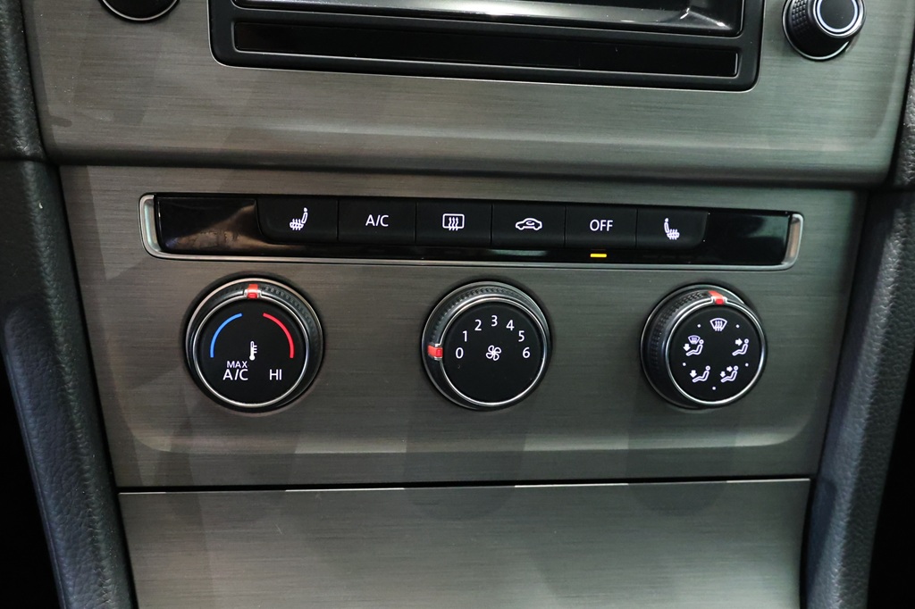 Volkswagen Golf Sportscombi AOZ569