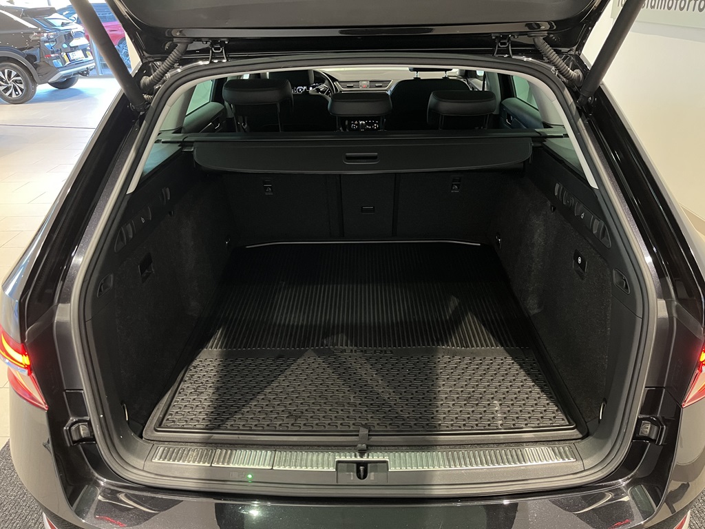Skoda Superb Combi ARH04C