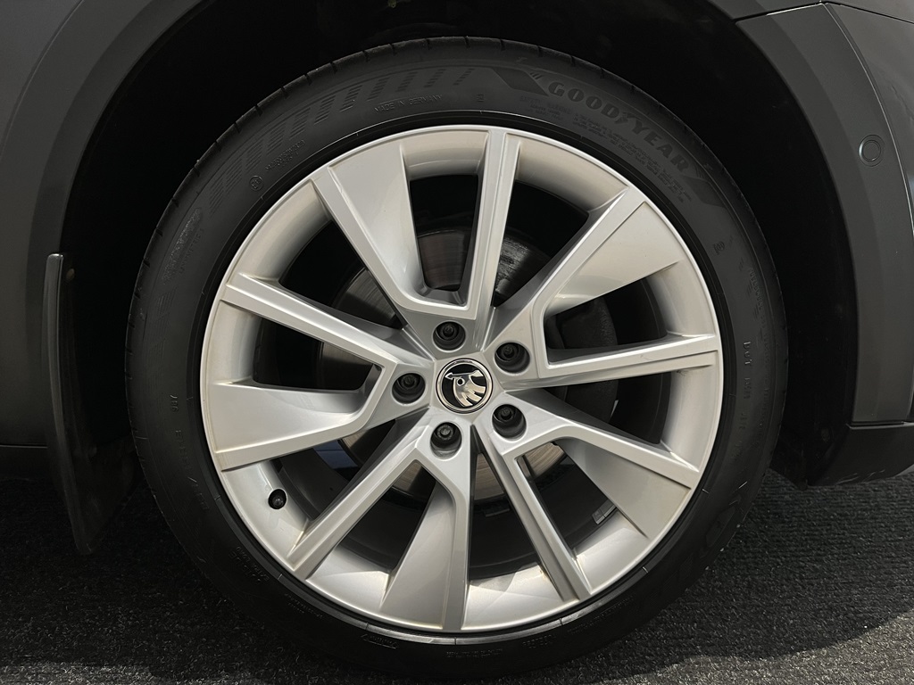 Skoda Superb Combi ARH04C