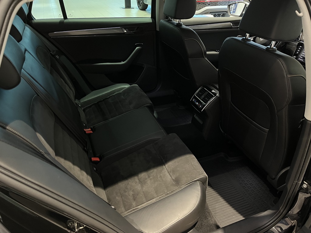 Skoda Superb Combi ARH04C