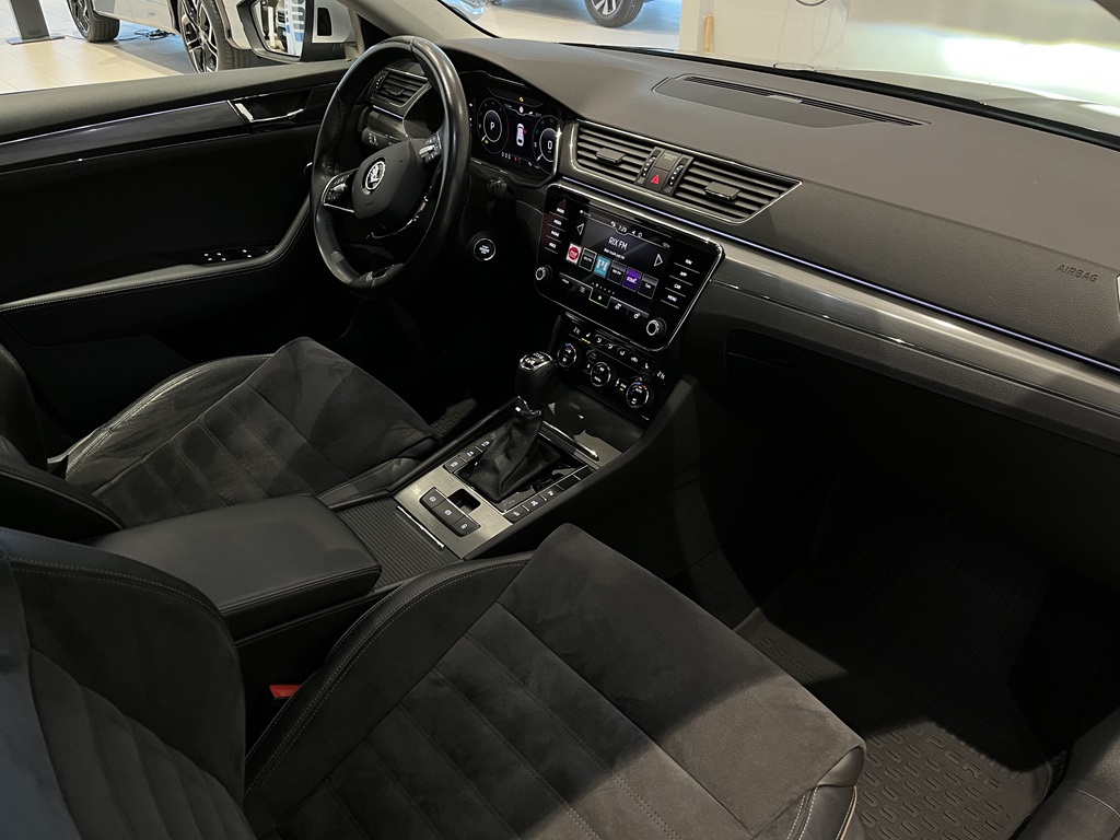 Skoda Superb Combi ARH04C