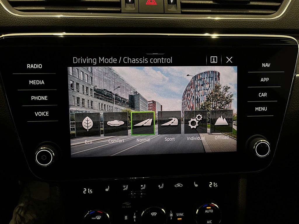Skoda Superb Combi ARH04C