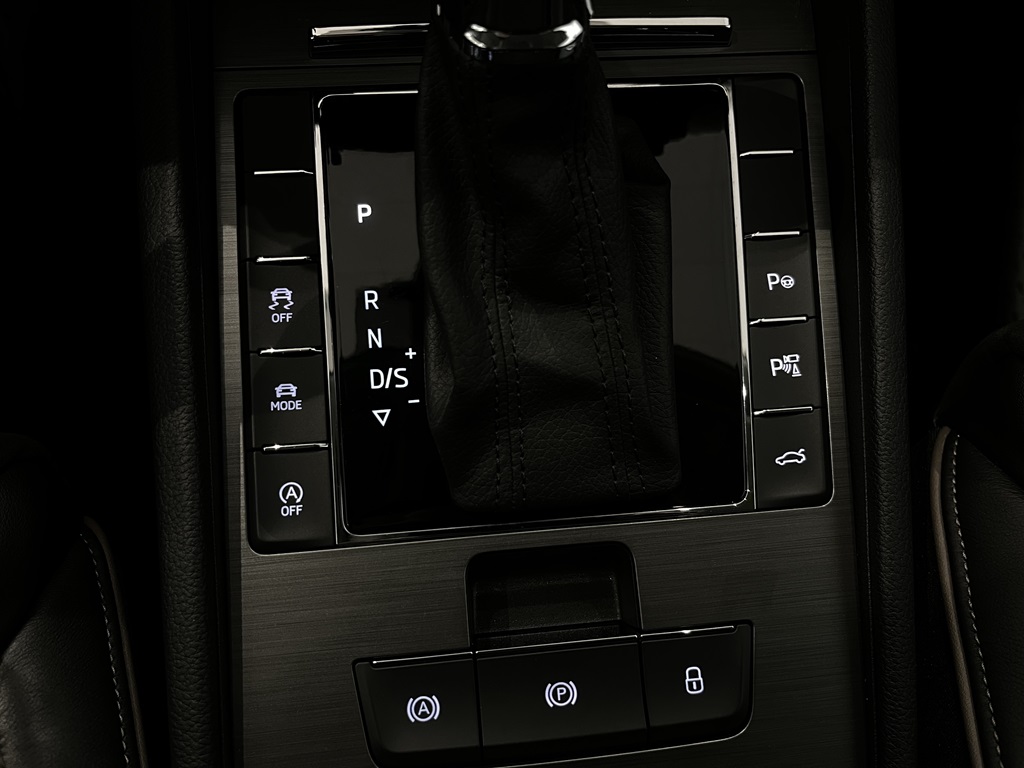 Skoda Superb Combi ARH04C
