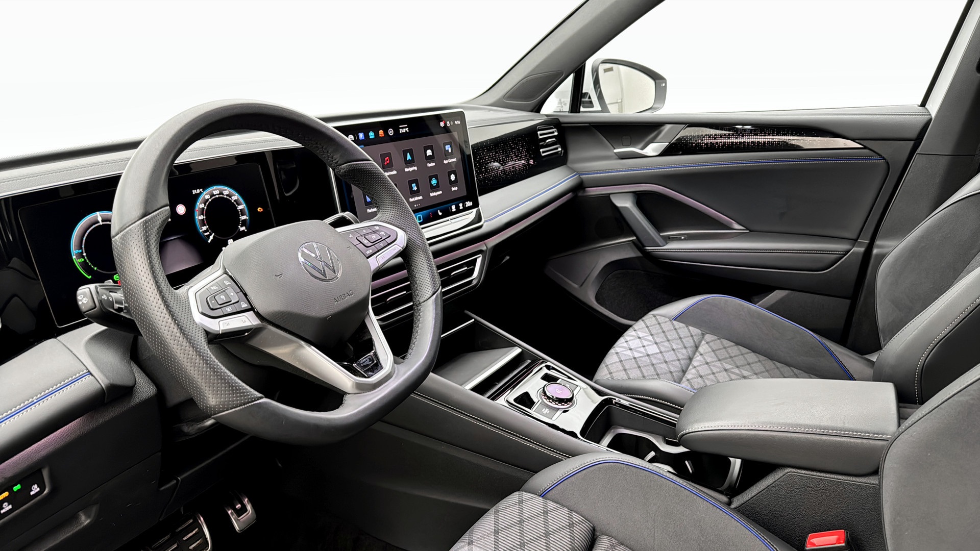 Volkswagen Tiguan ASH81P
