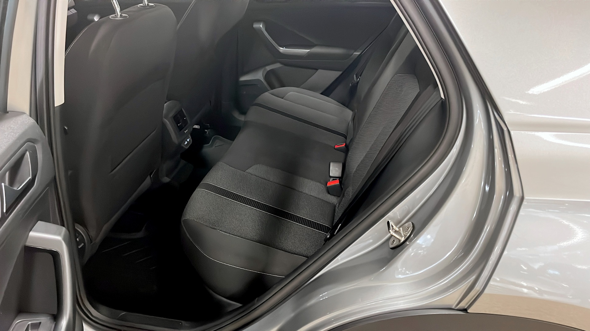 Volkswagen T-Roc ASJ02D
