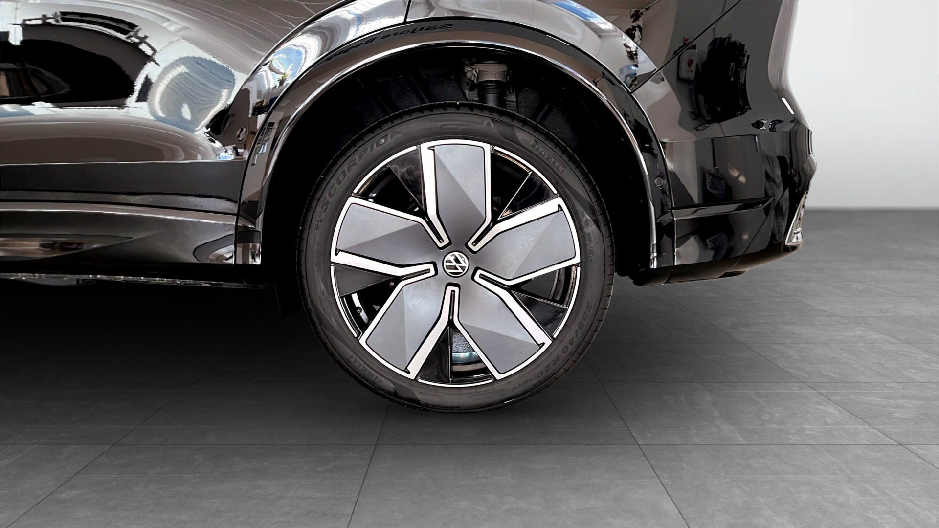 Volkswagen Tiguan ASJ07L