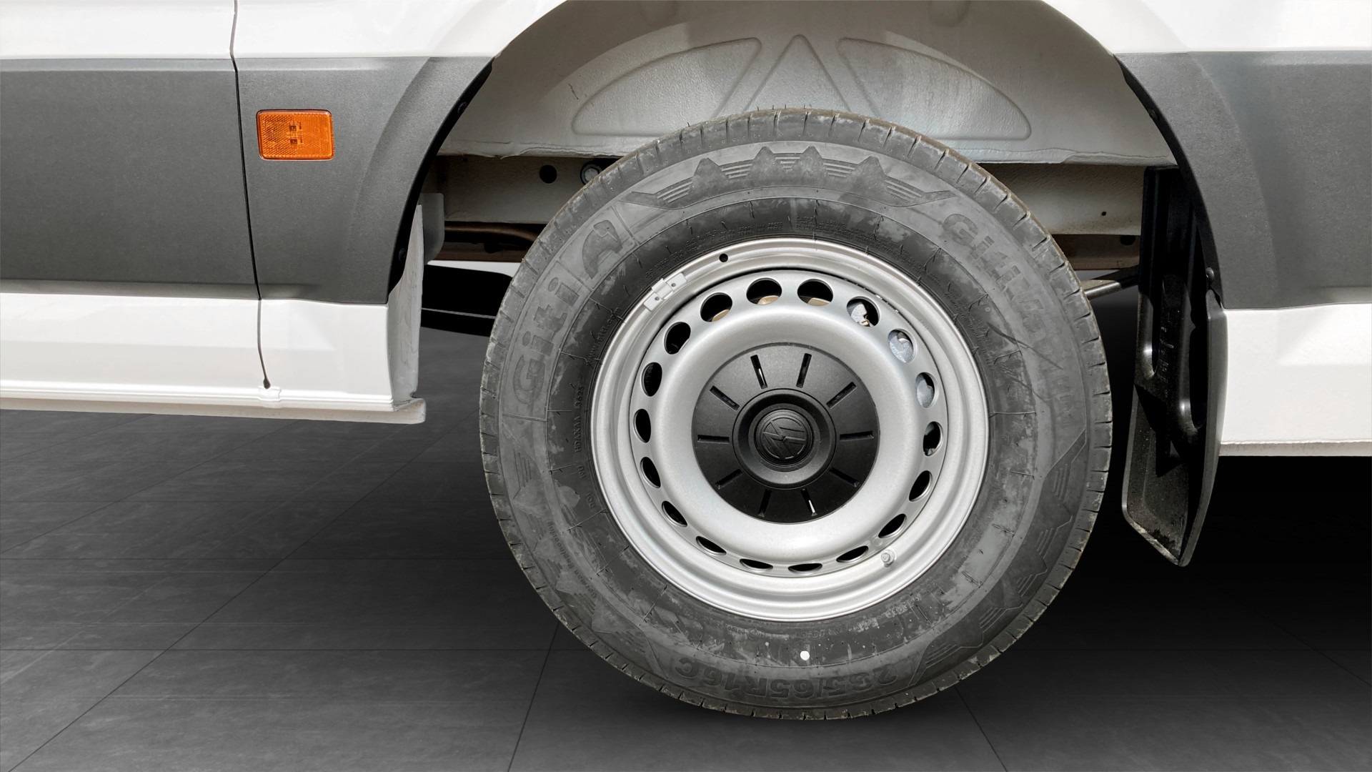 Volkswagen Crafter Skåp kort hjulbas AUN64R