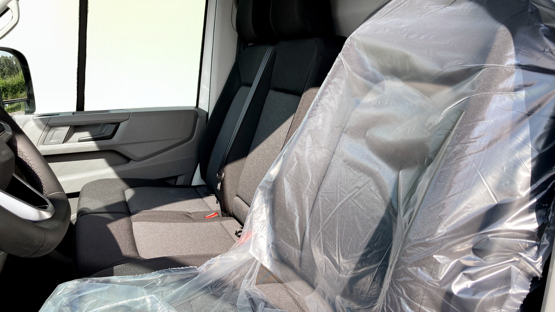 Volkswagen Crafter Skåp kort hjulbas AUN64R