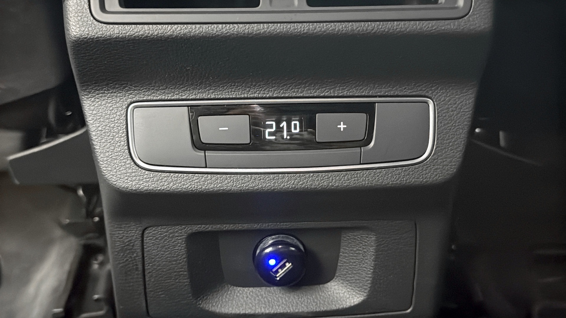 Audi Q5 AUT31Y