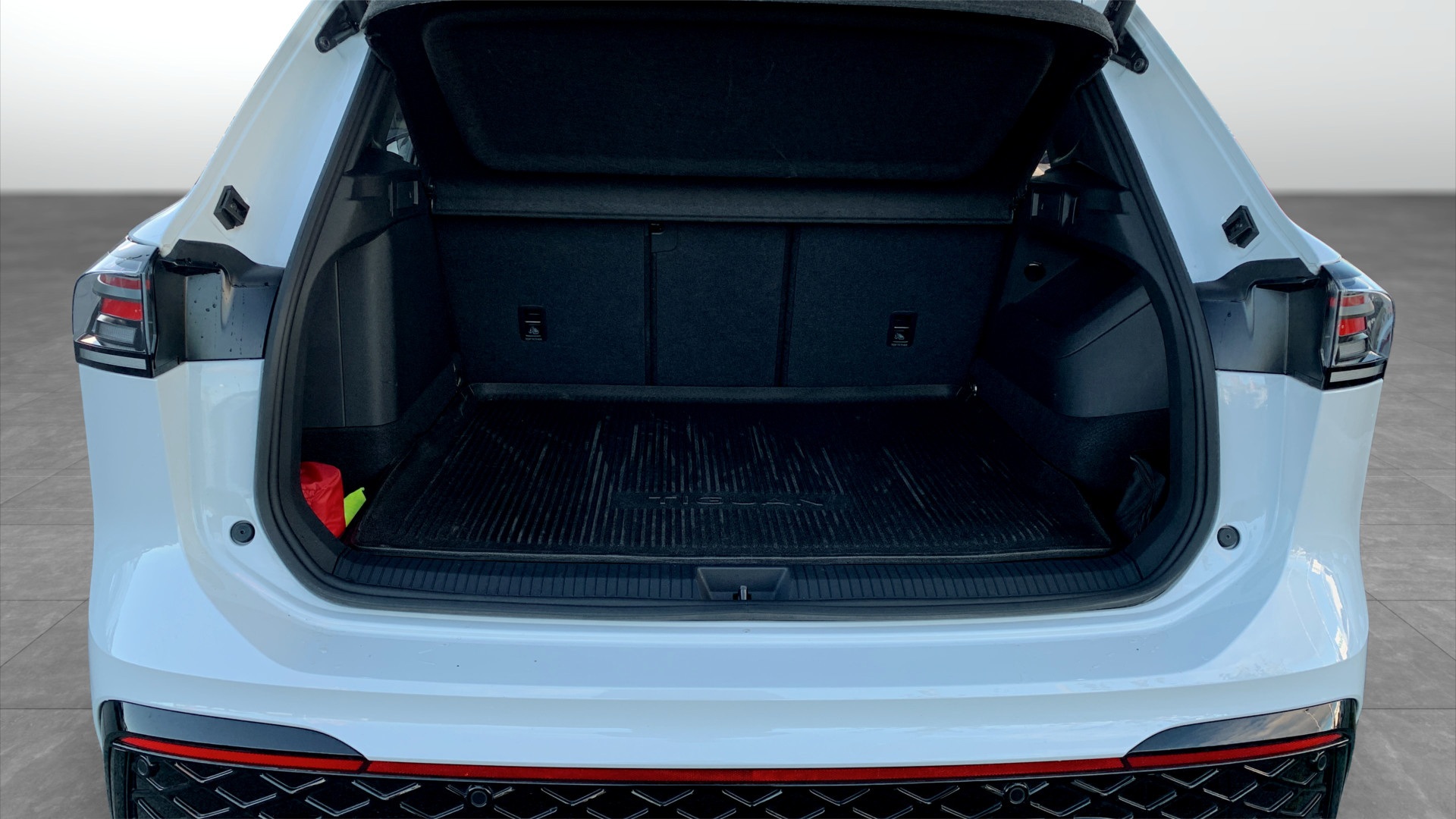 Volkswagen Tiguan AWB24X