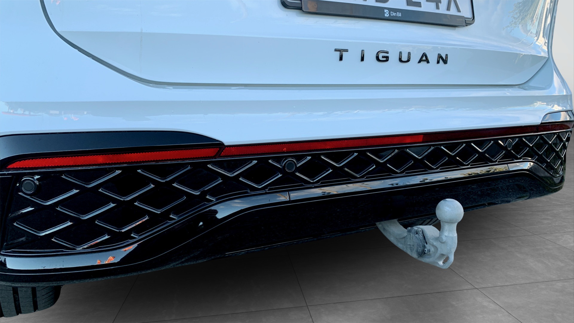 Volkswagen Tiguan AWB24X