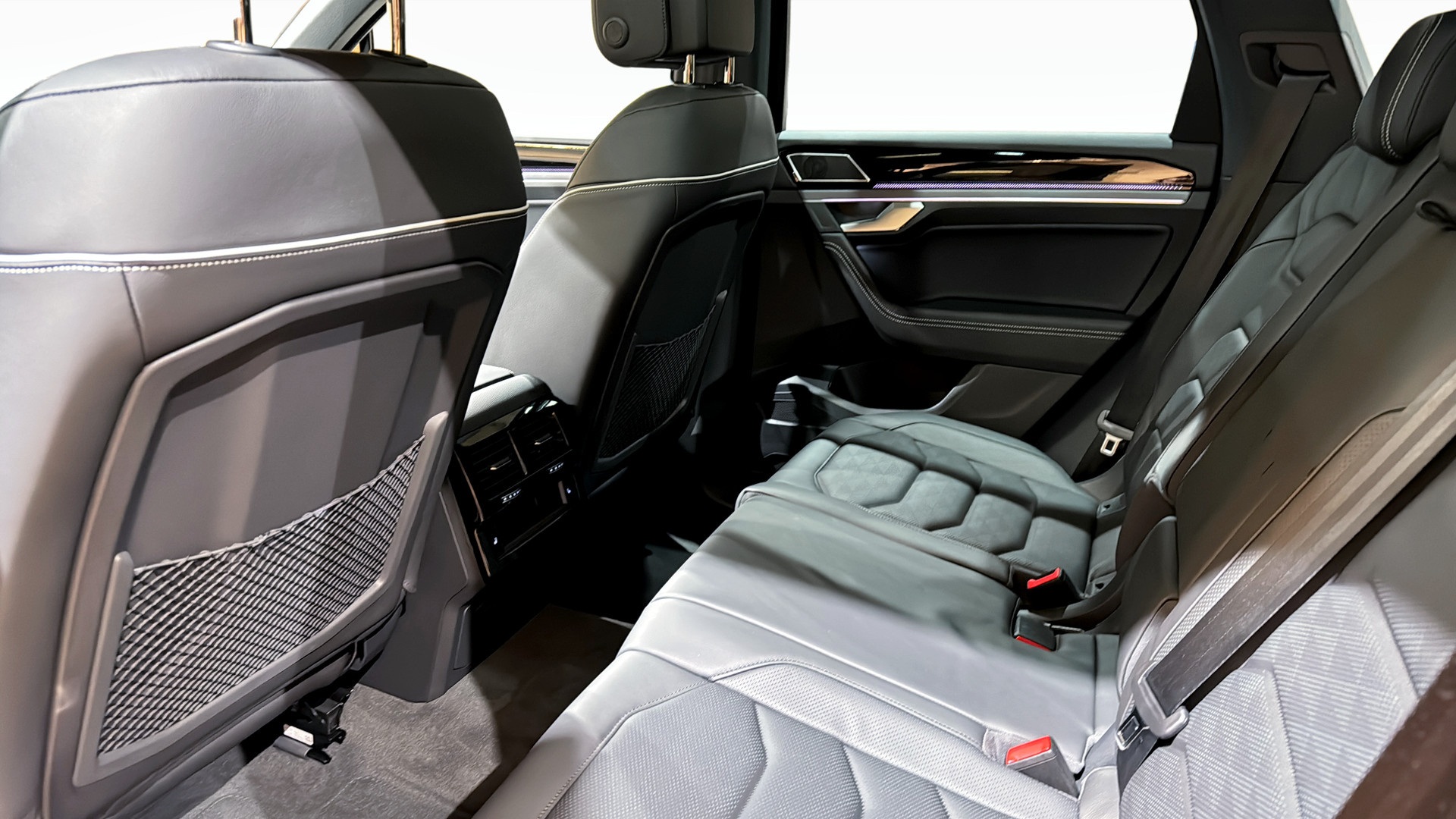 Volkswagen Touareg AWH83M