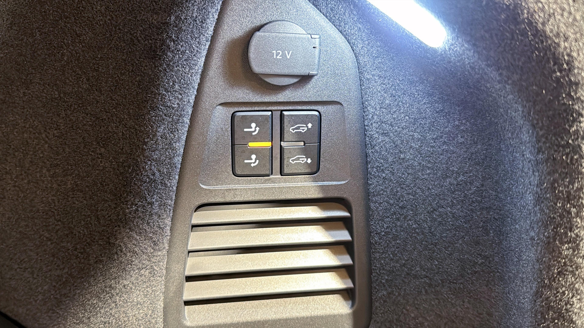 Volkswagen Touareg AWH83M