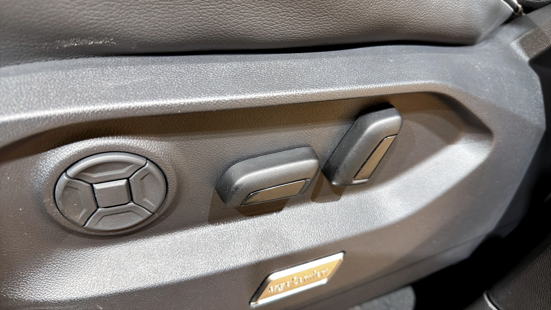 Volkswagen Touareg AWH83M