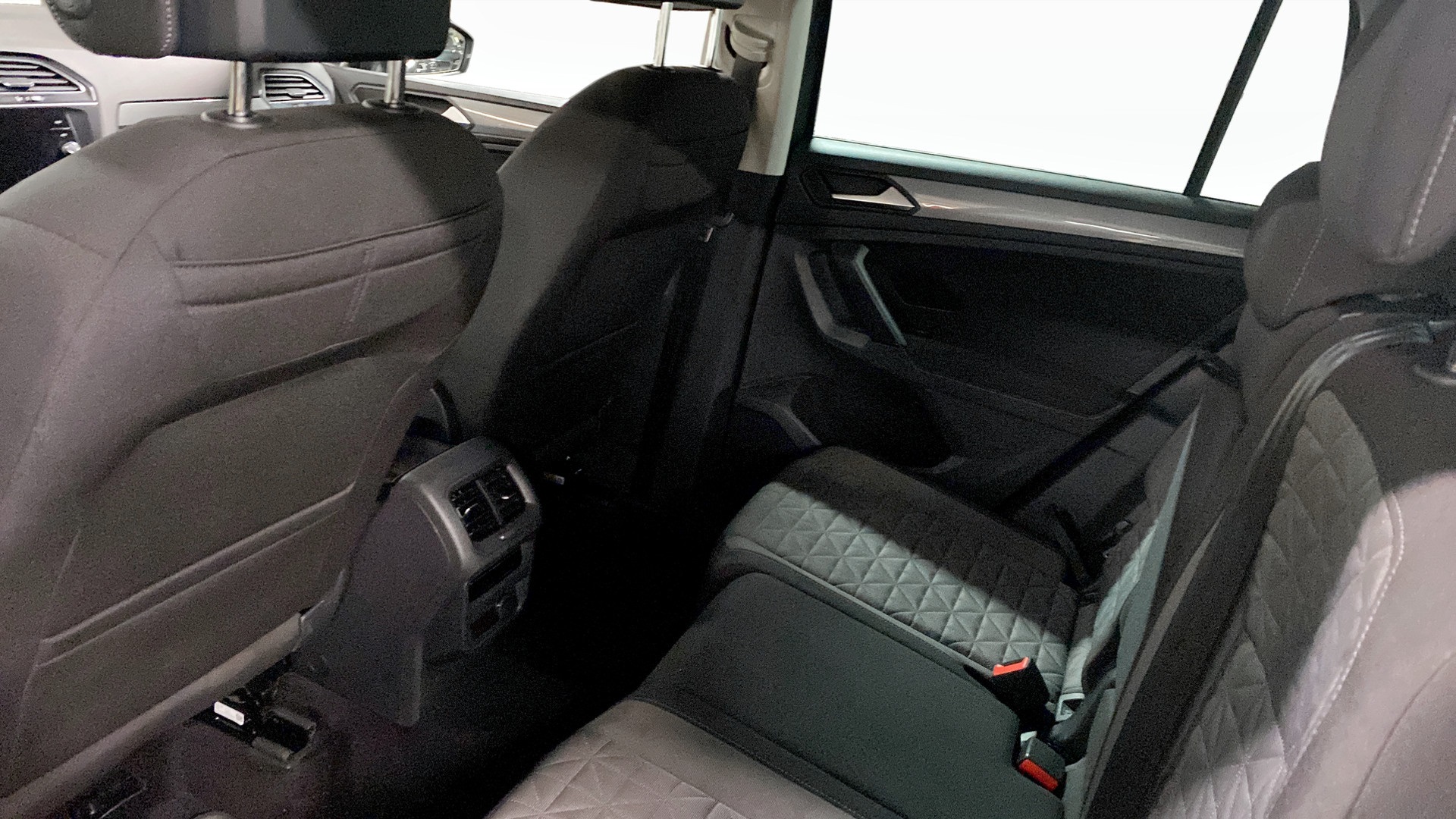Volkswagen Tiguan AXE23K