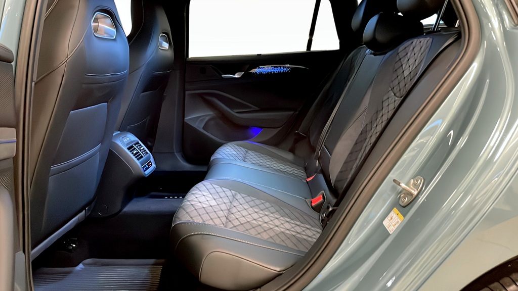 Volkswagen Passat AXJ09P