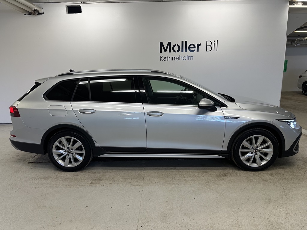Volkswagen Golf Sportsvan AXK27P