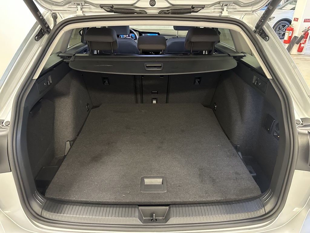Volkswagen Golf Sportsvan AXK27P