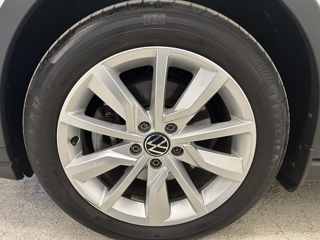 Volkswagen Golf Sportsvan AXK27P