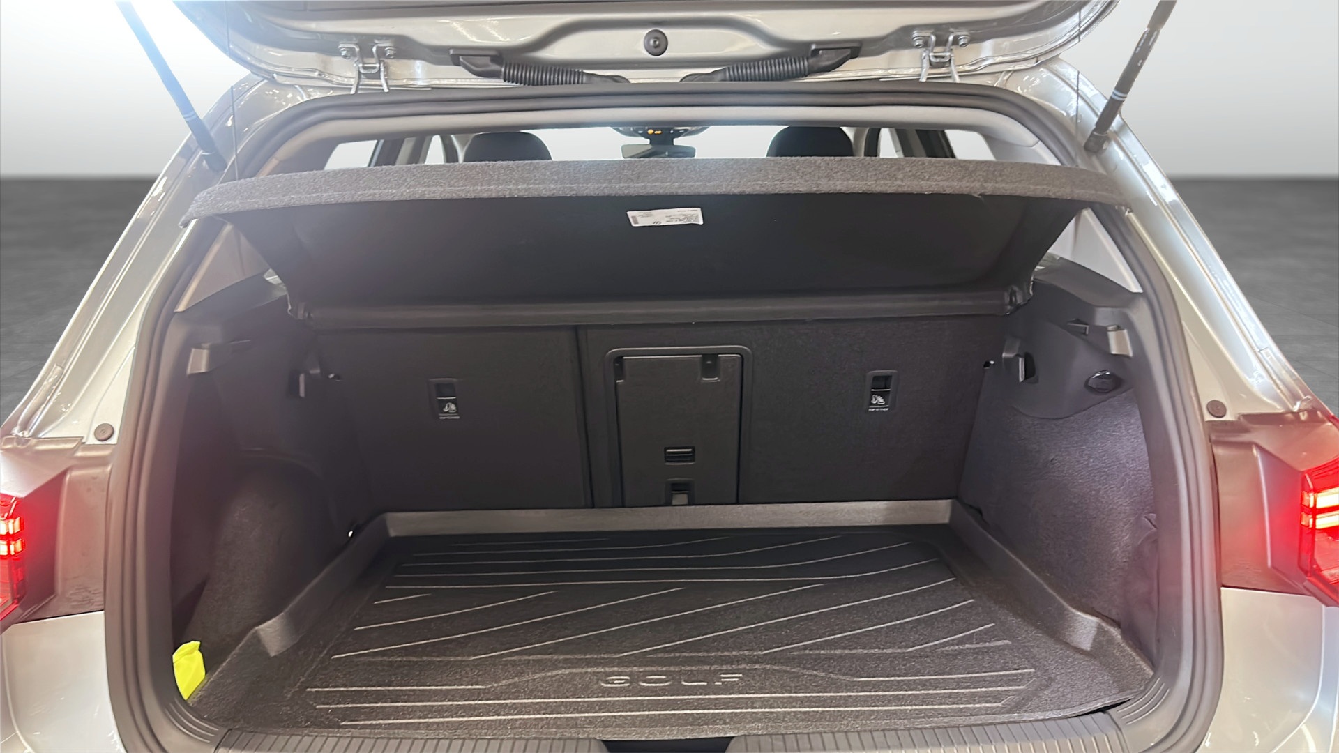 Volkswagen Golf AXL82M