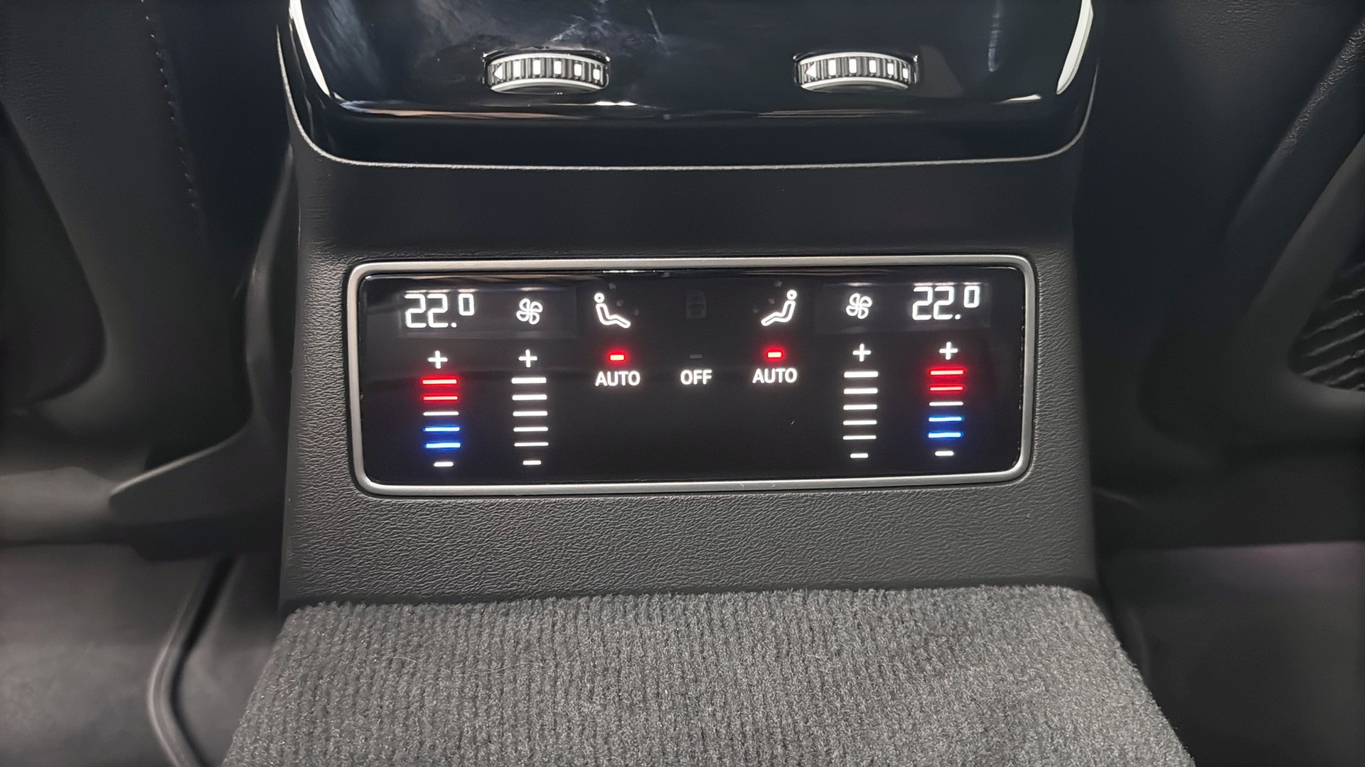 Audi A6 Avant AXT64X