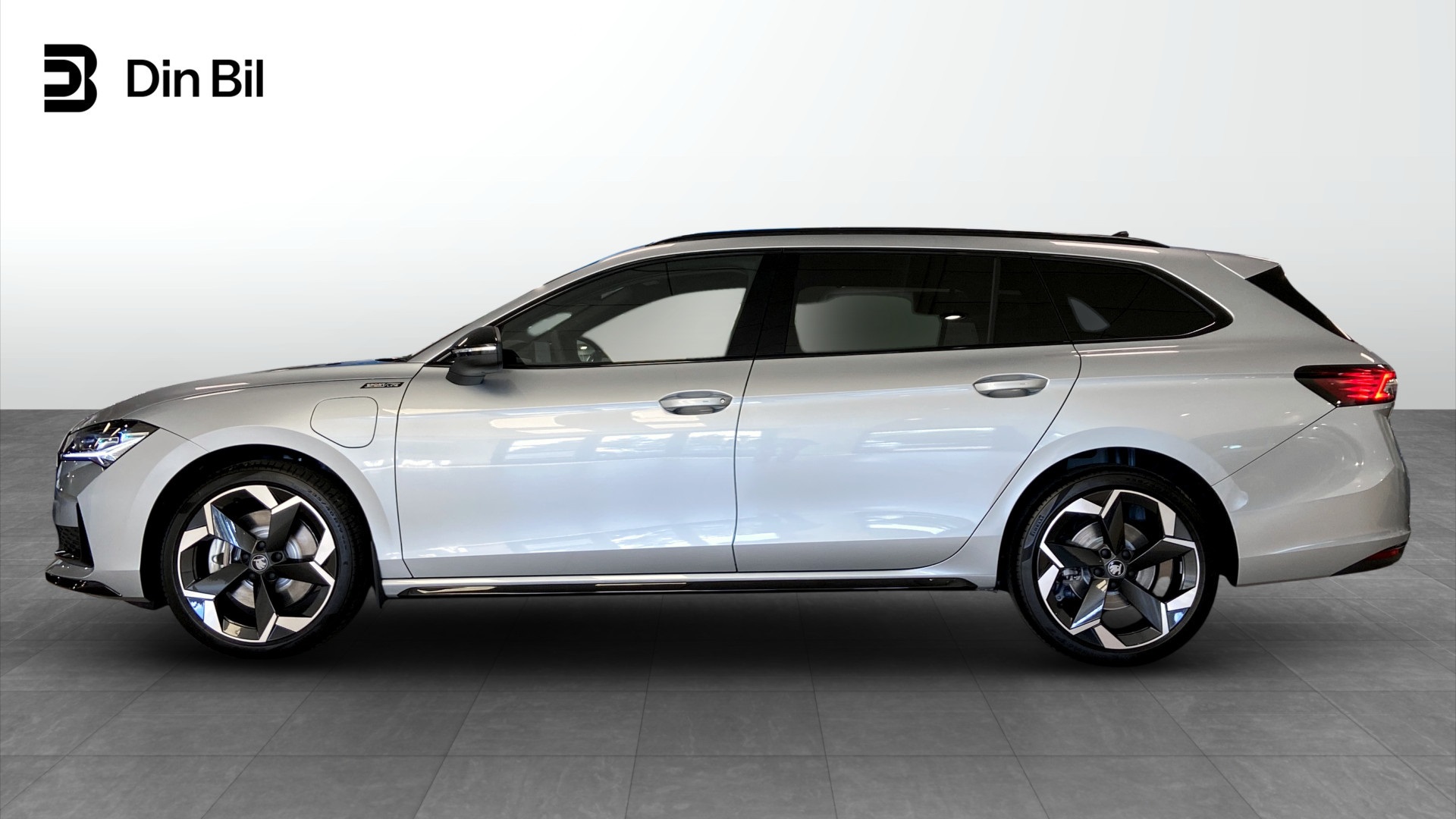 Skoda Superb Combi AYN65T