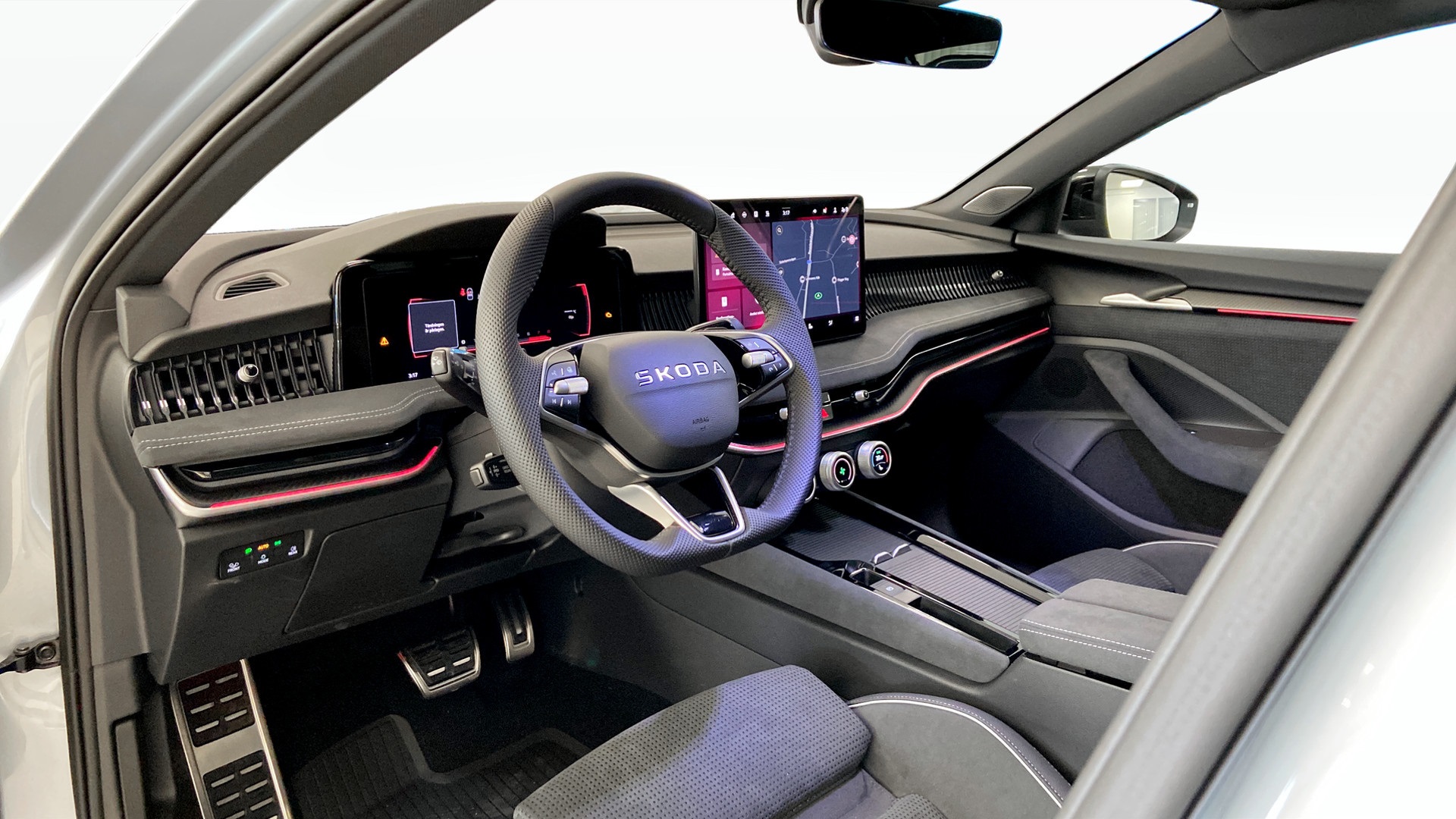 Skoda Superb Combi AYN65T