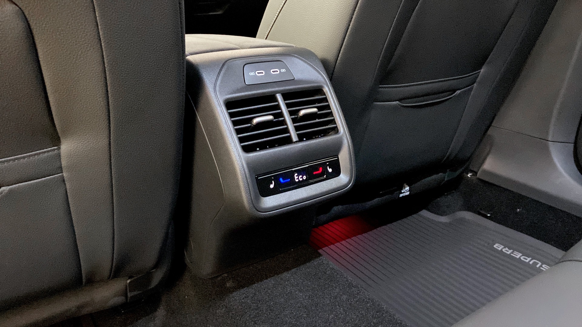 Skoda Superb Combi AYN65T