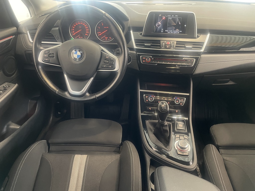BMW 218 Active Tourer AYT599