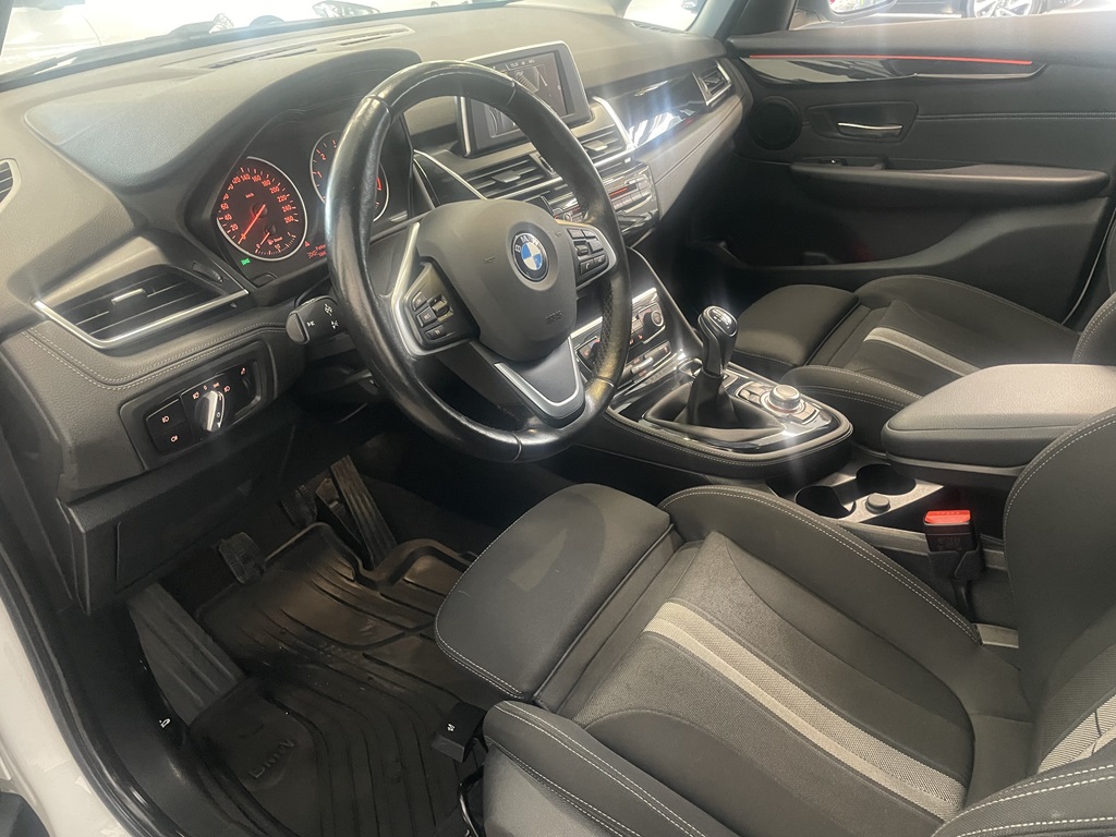 BMW 218 Active Tourer AYT599