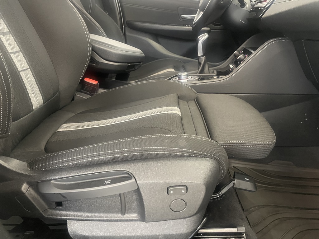 BMW 218 Active Tourer AYT599