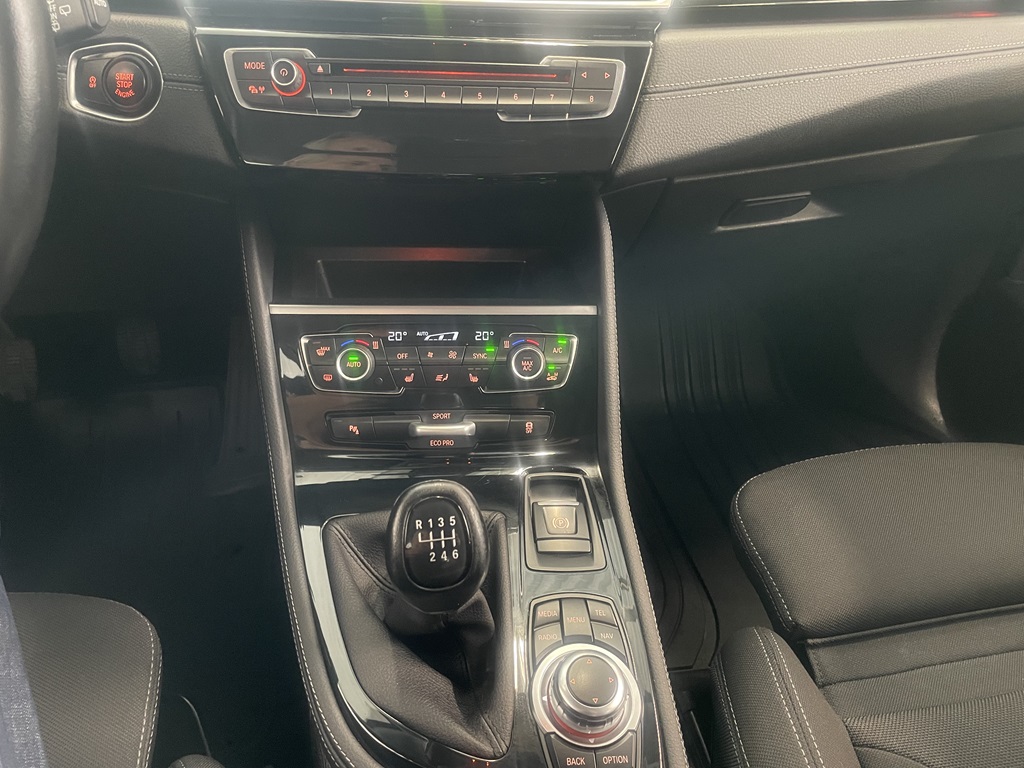 BMW 218 Active Tourer AYT599