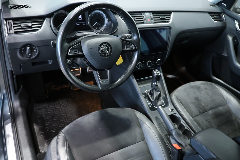 Skoda Octavia Combi AYX94A