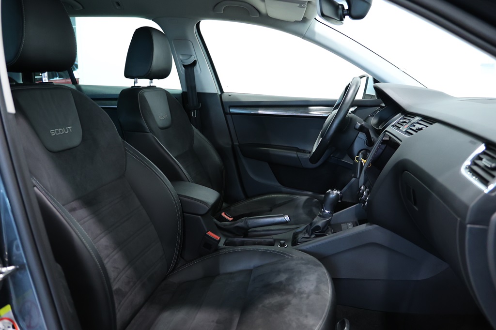 Skoda Octavia Combi AYX94A