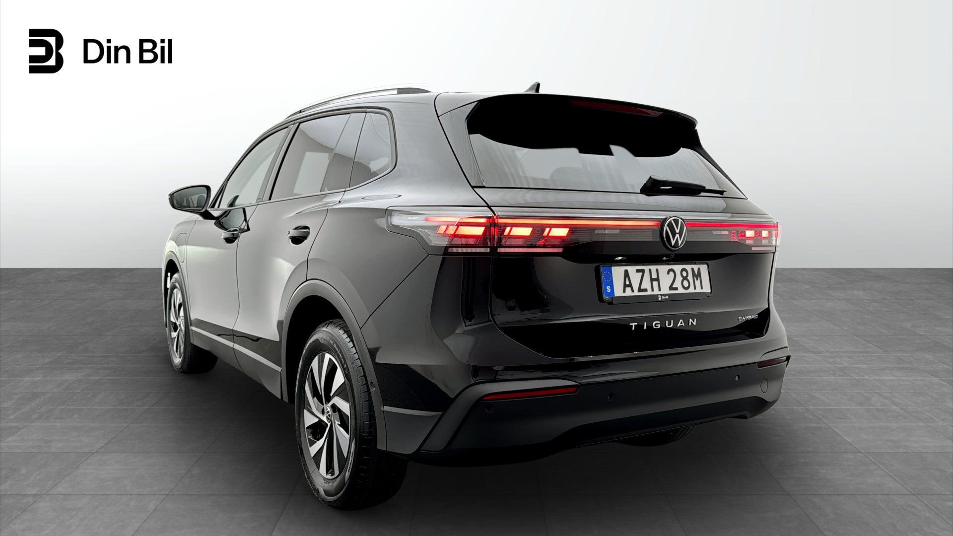 Volkswagen Tiguan AZH28M