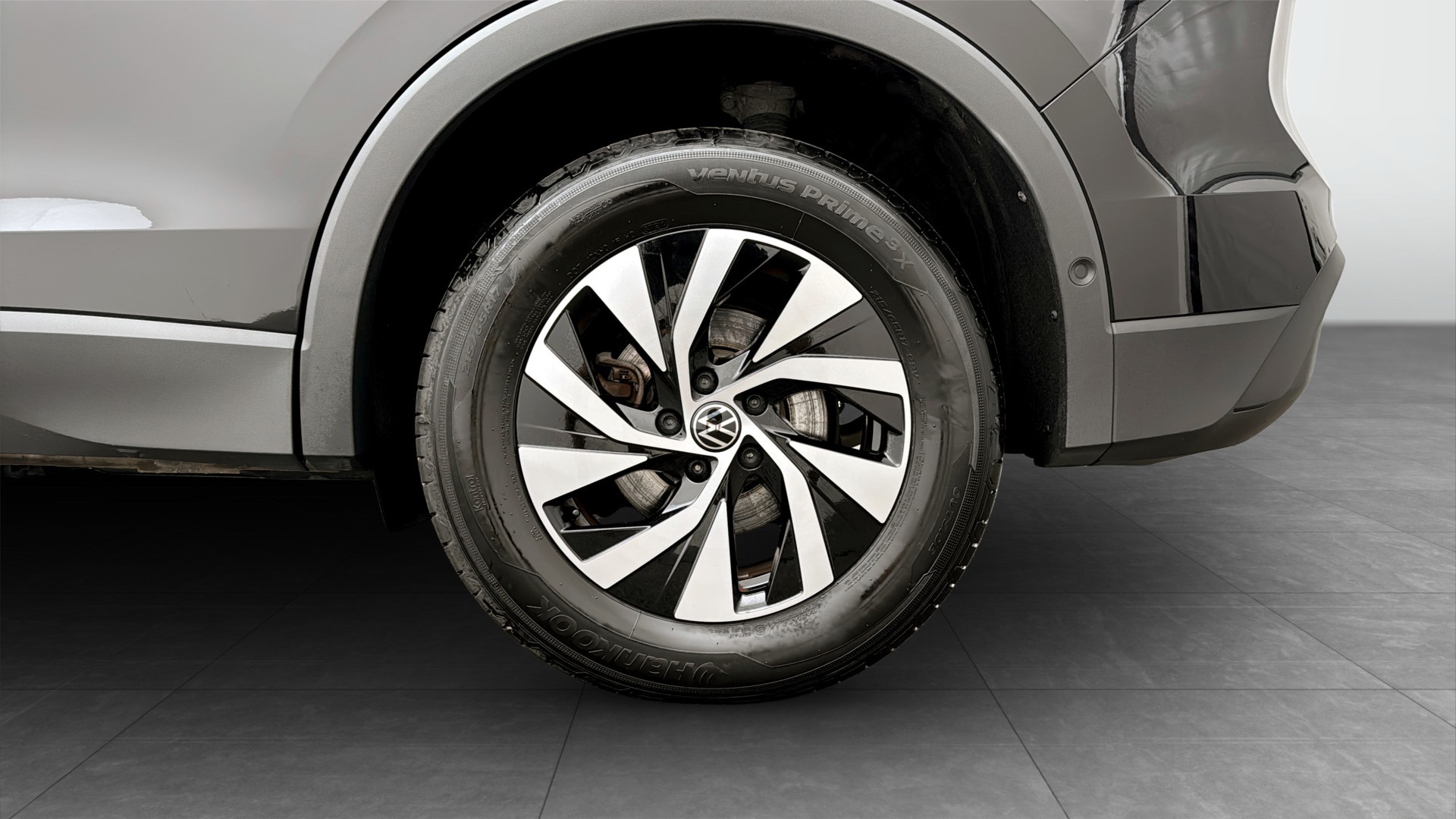 Volkswagen Tiguan AZH28M