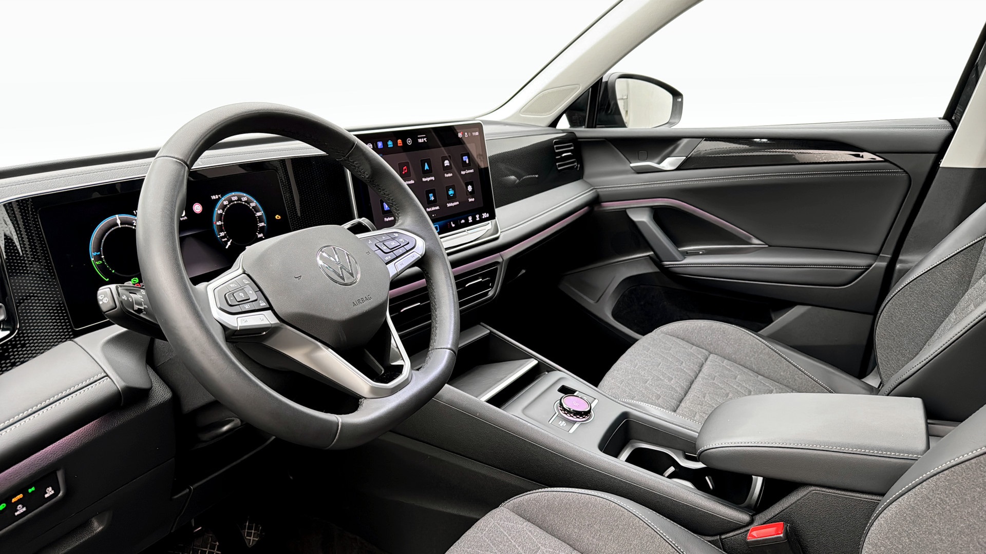 Volkswagen Tiguan AZH28M