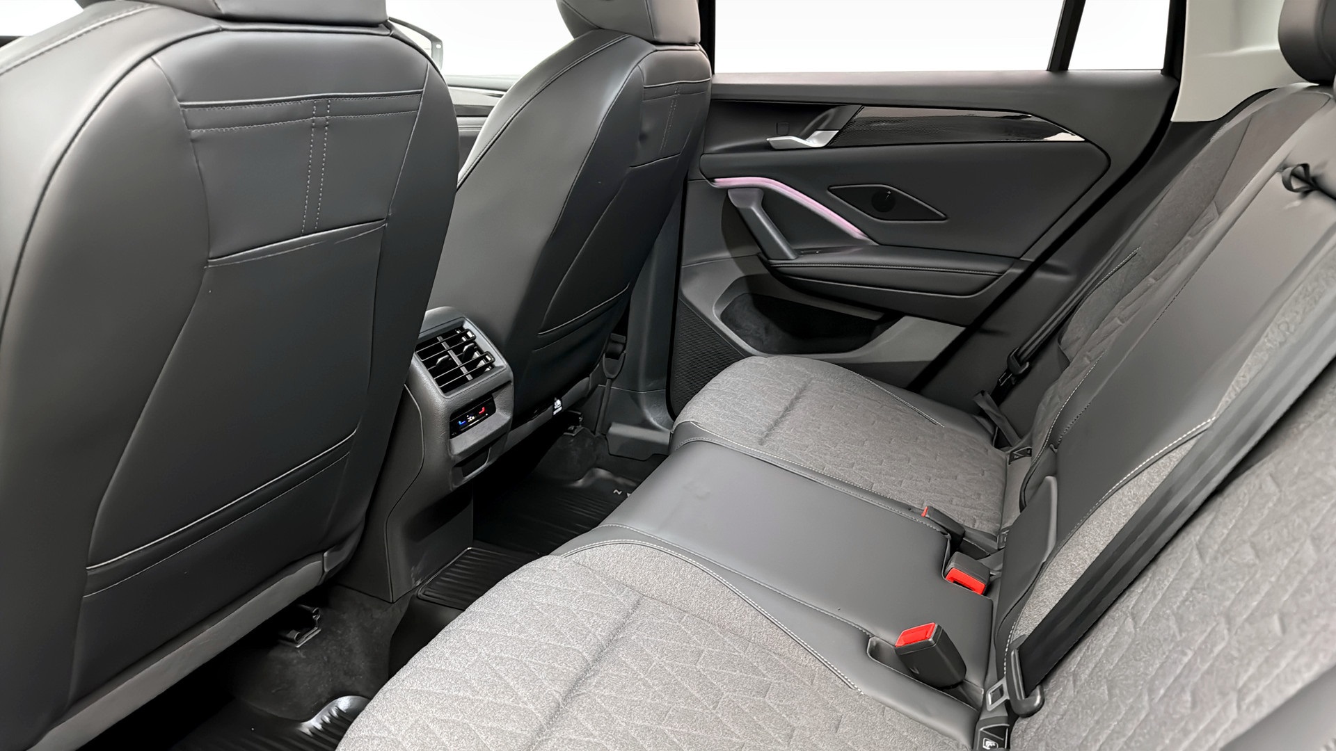 Volkswagen Tiguan AZH28M
