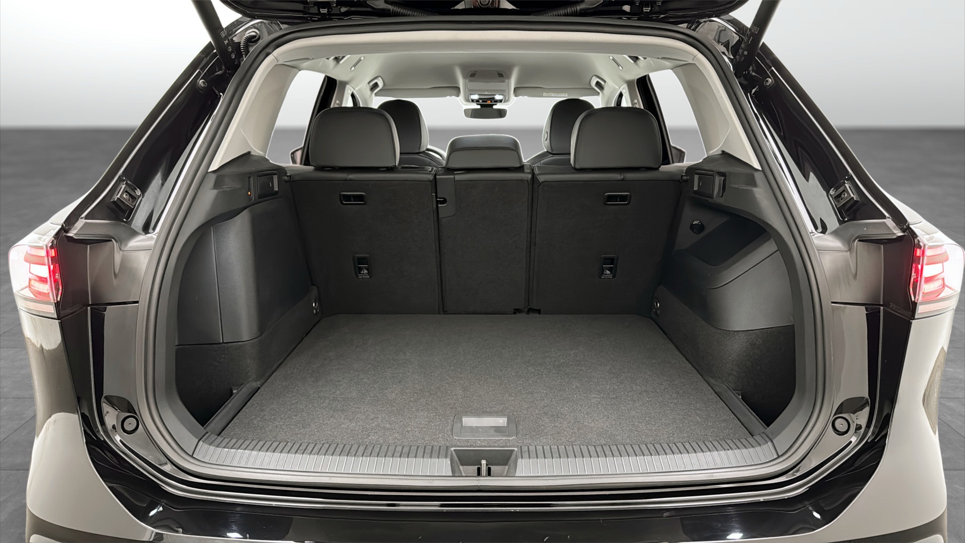 Volkswagen Tiguan AZH28M