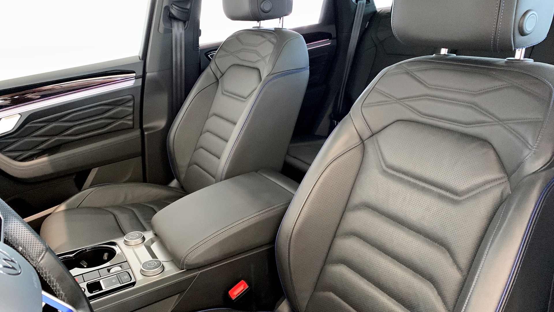 Volkswagen Touareg AZM93P