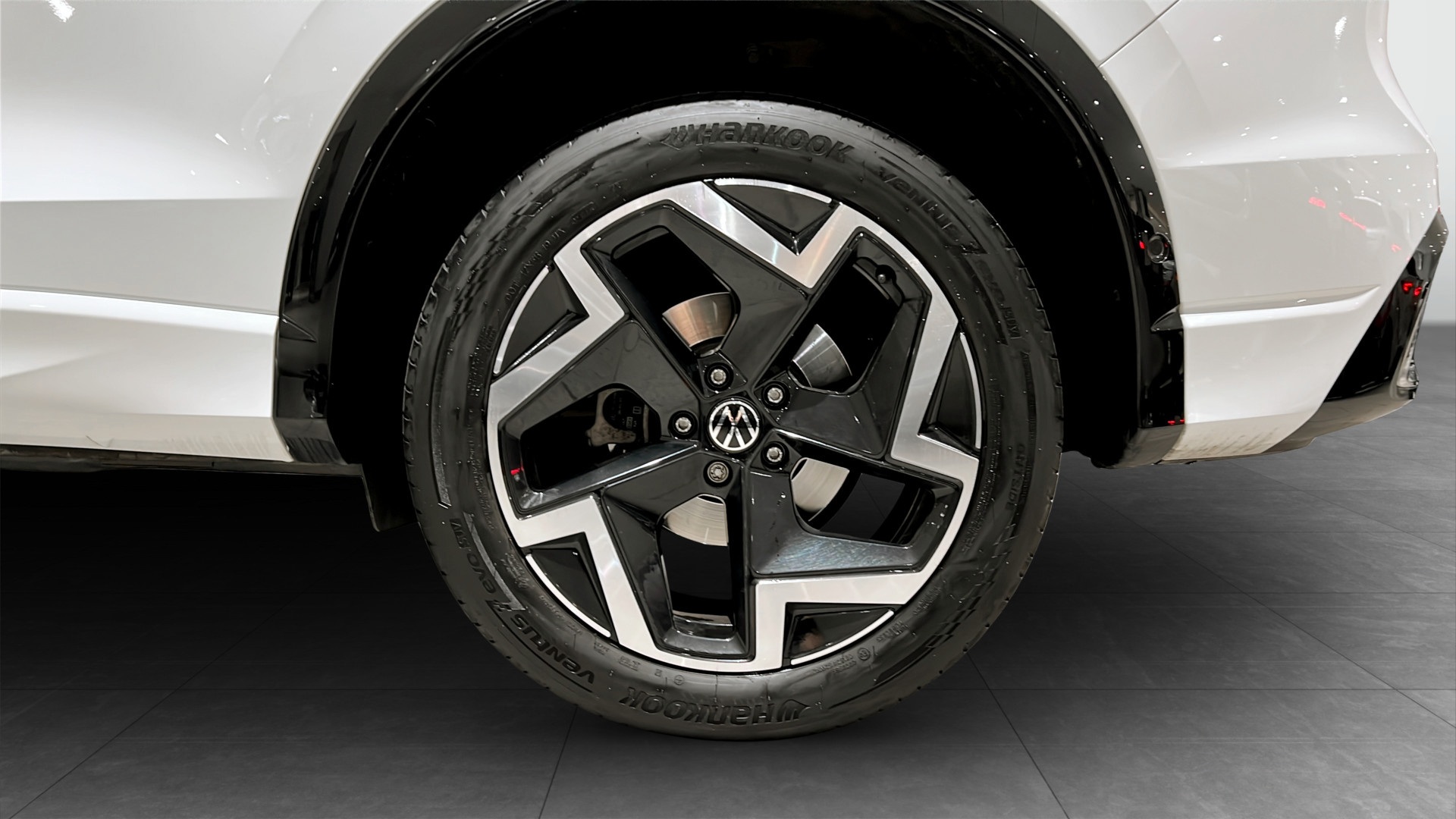 Volkswagen Tiguan BBH93X