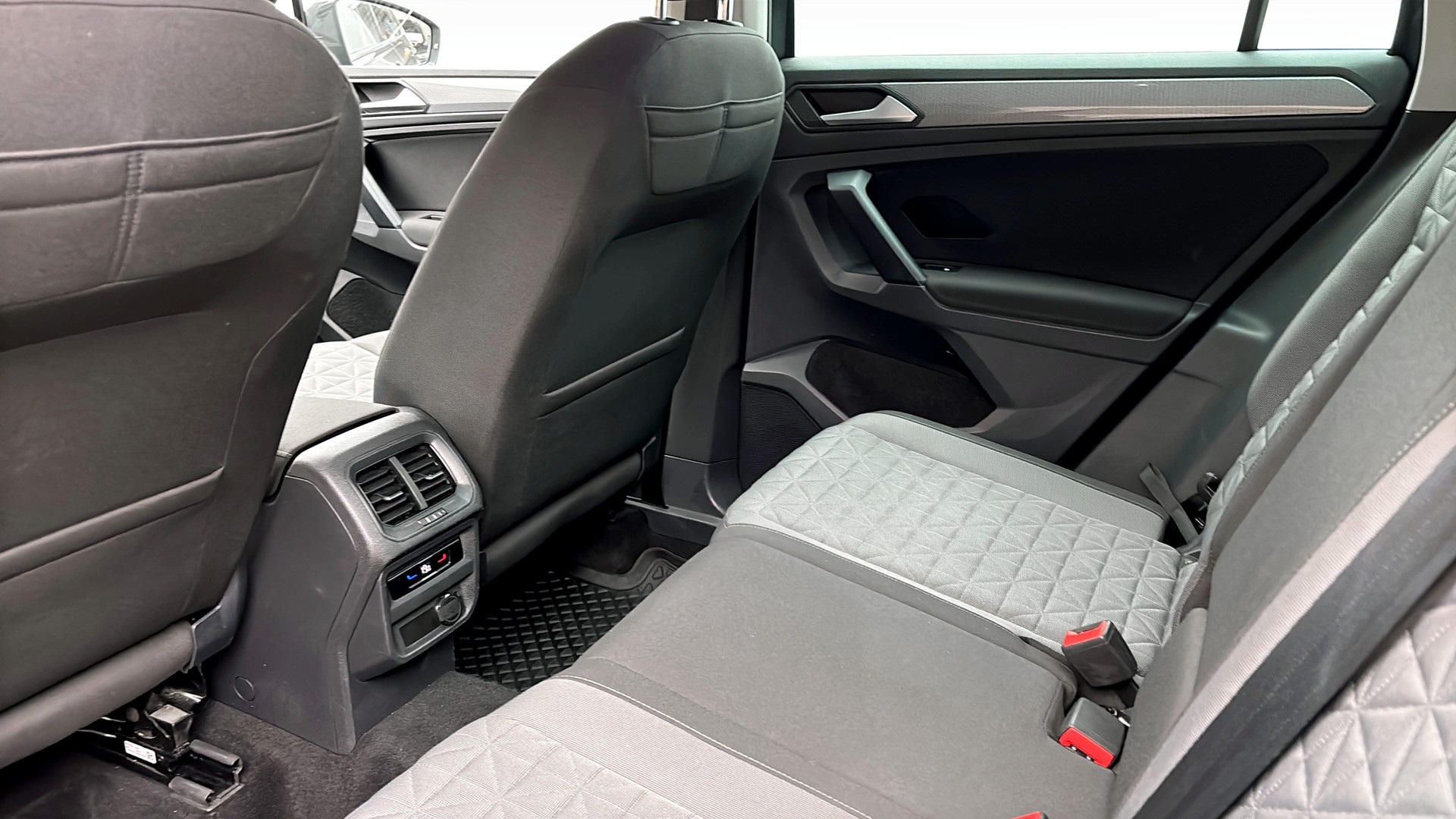 Volkswagen Tiguan BCC34E