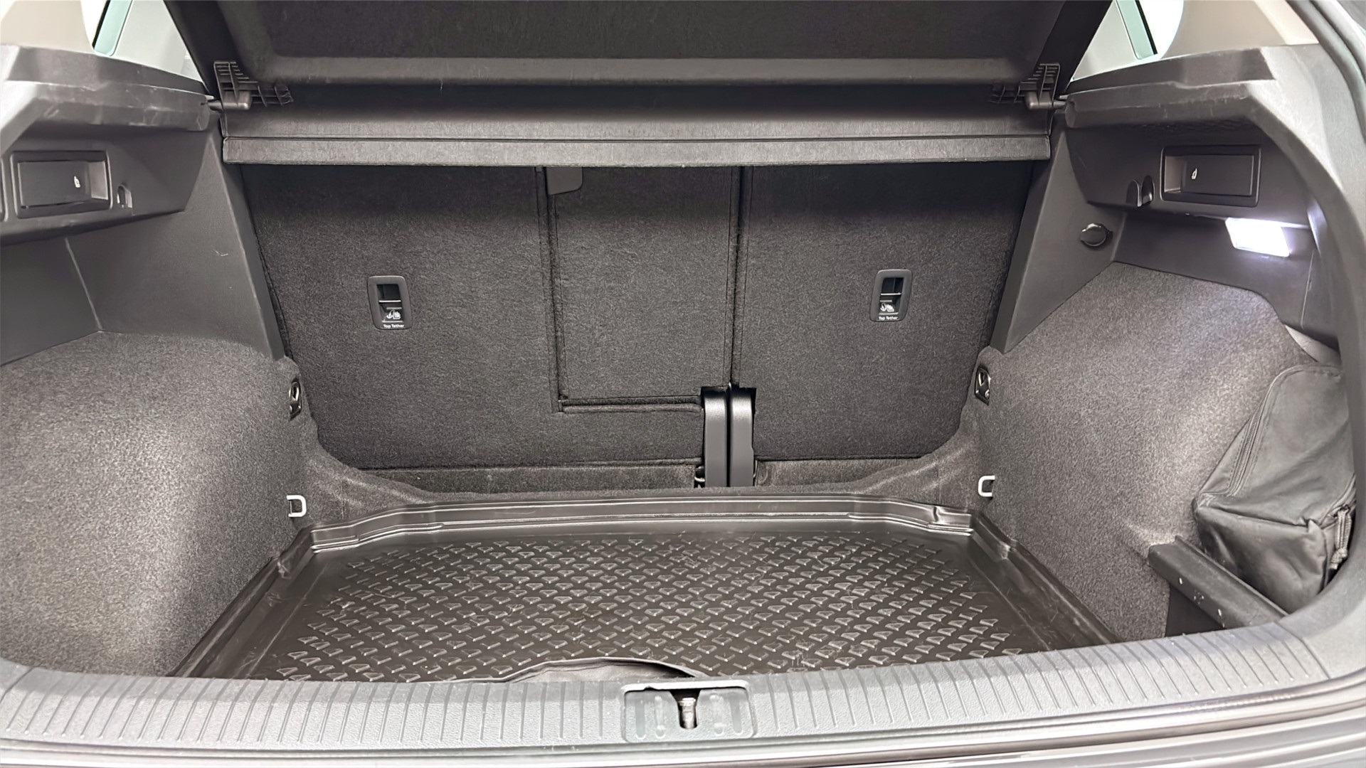Volkswagen Tiguan BCC34E