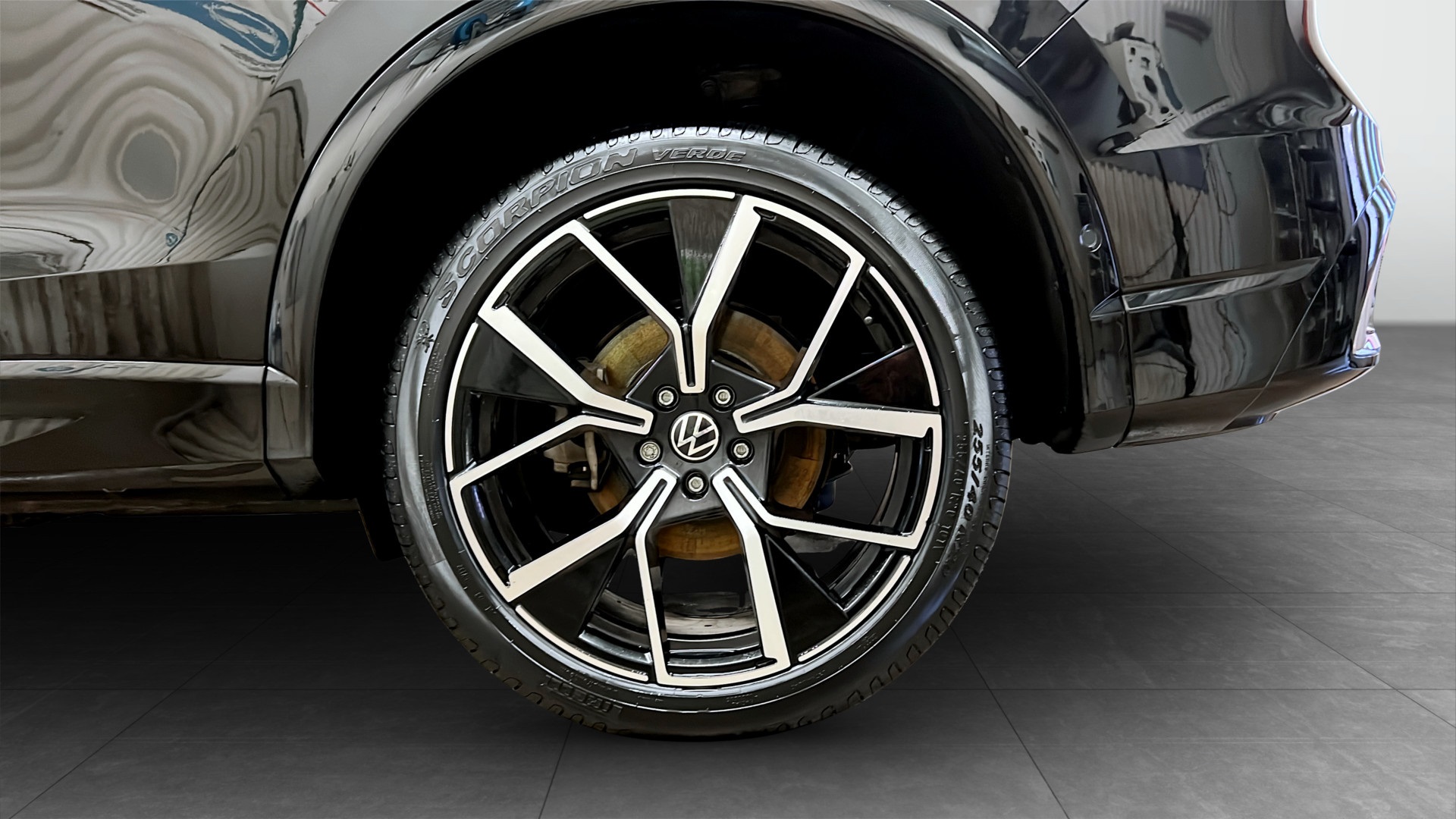 Volkswagen Tiguan BDD65L