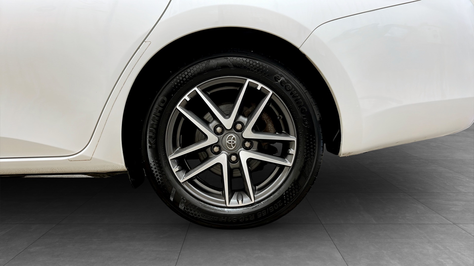 Toyota Auris BEO576