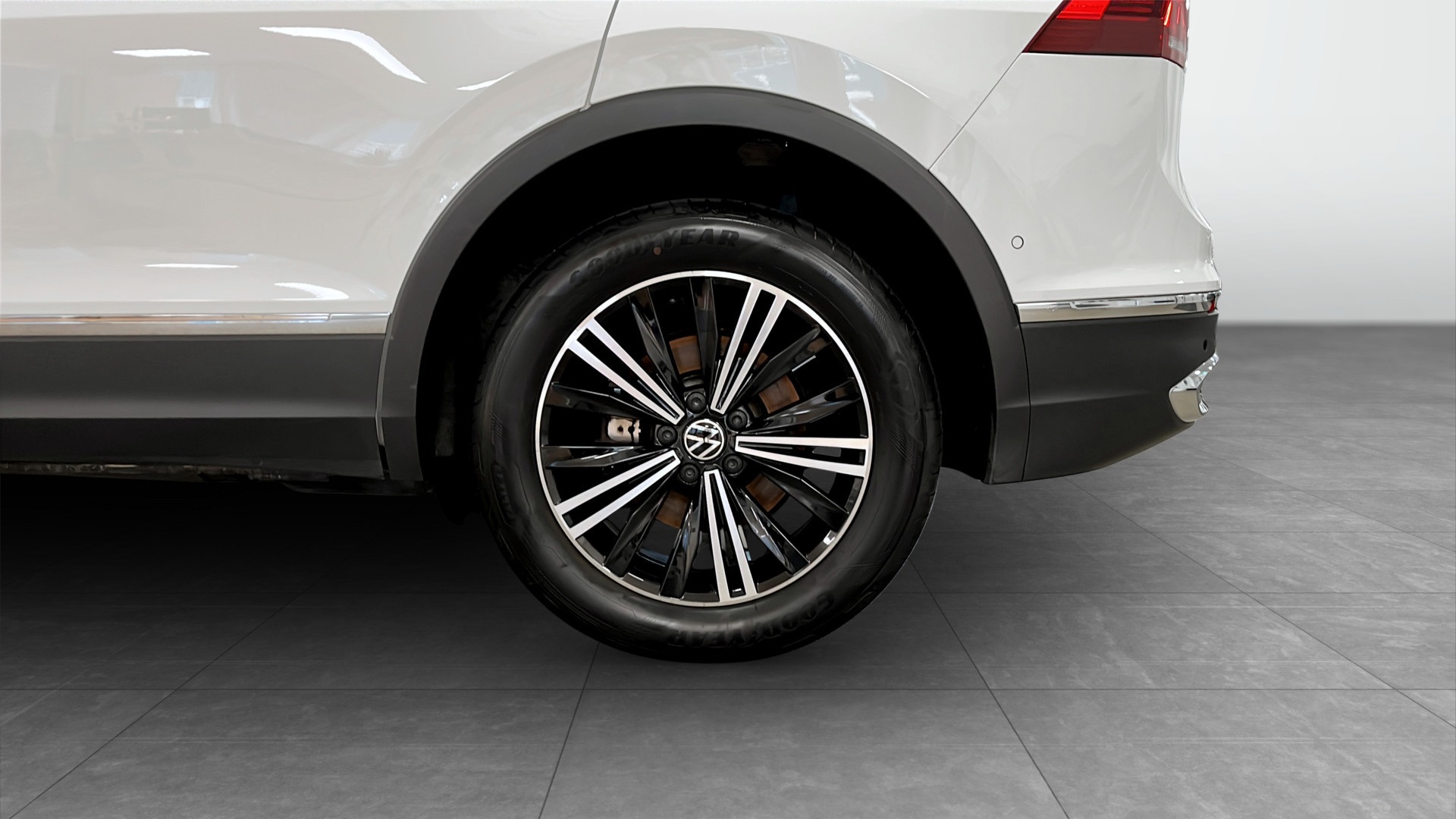 Volkswagen Tiguan BER38L