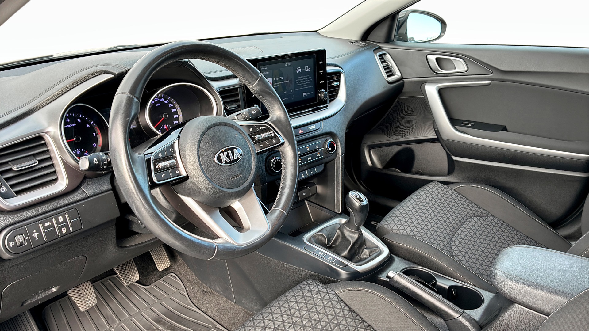 Kia cee'd BES34J